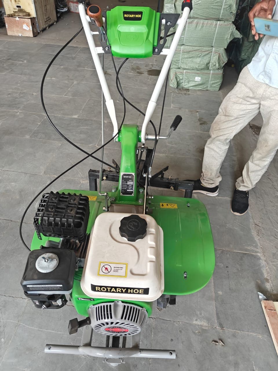 पावर विडर घरी घेऊन या आणि मजुरीची समस्या मिटवा