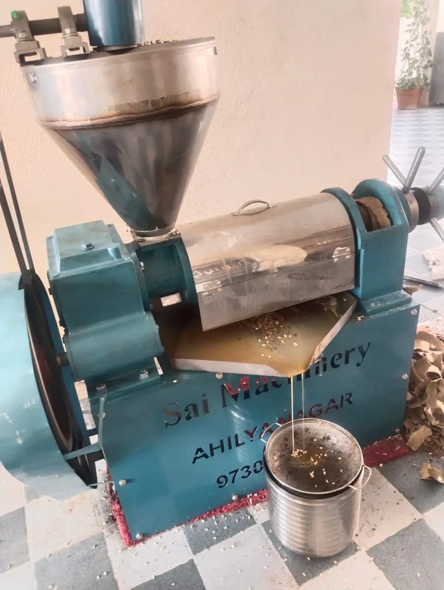 साई मशिनरी अहिल्यानगर कंपनीची 5HP ऑइल एक्सप्रेस मशीन विक्रीसाठी आहे