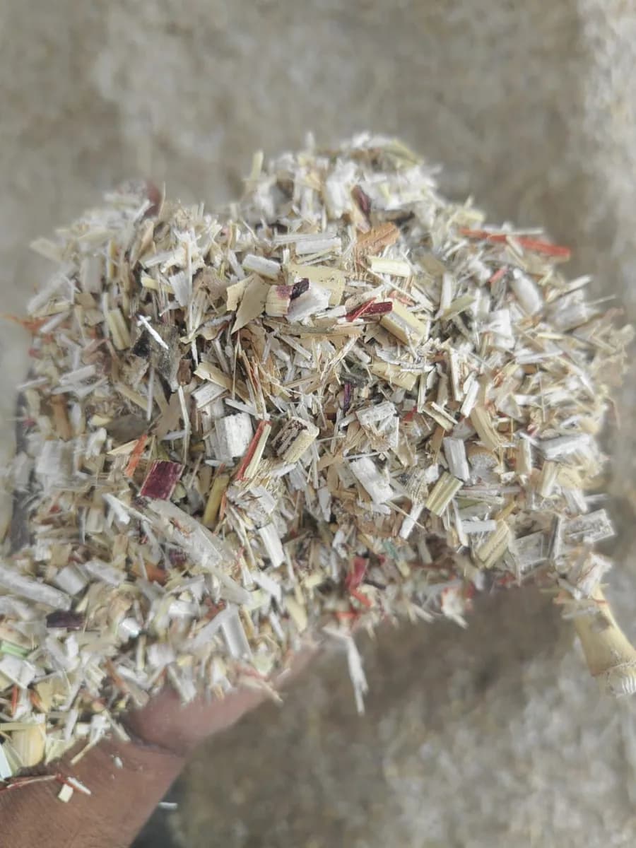 कडब्याची कुट्टी विकणे आहे